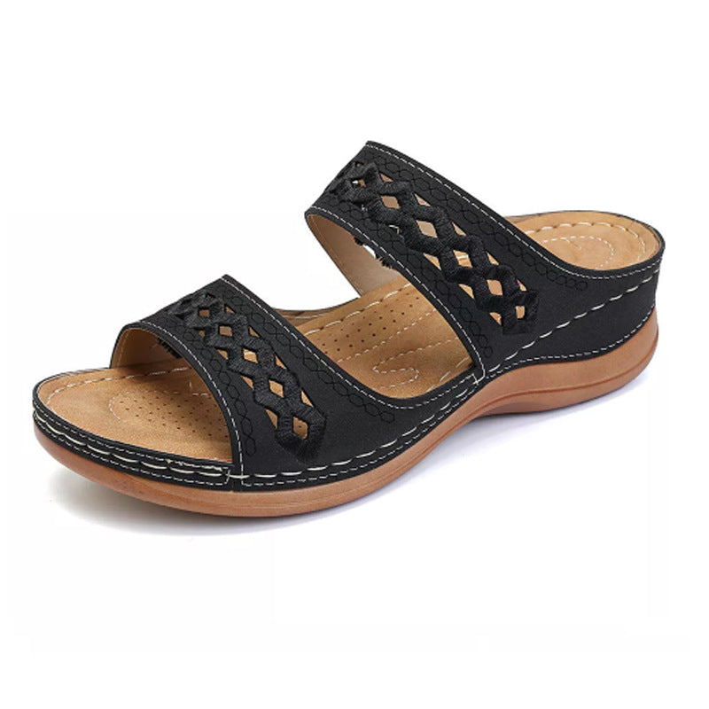 New 2019 European and American women's sandals cross-border car line non-slip light large size retro wedge with comfortable slippers