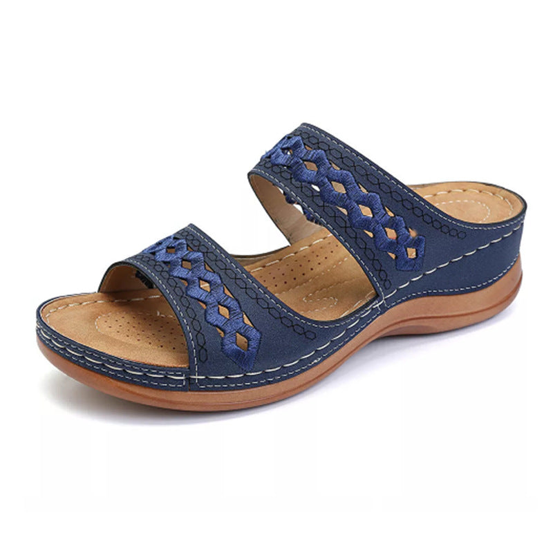 New 2019 European and American women's sandals cross-border car line non-slip light large size retro wedge with comfortable slippers