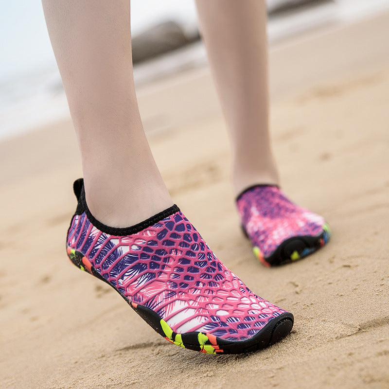 Men and women beach shoes non-slip seaside upstream shoes