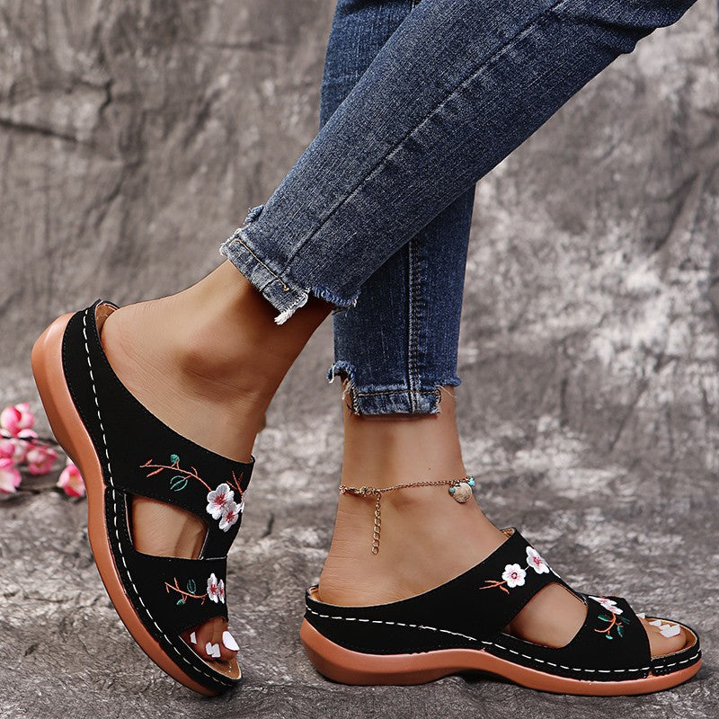 2021 summer new Amazon foreign trade women's shoes hollow flower embroidery sandals slope with large size women's slippers women