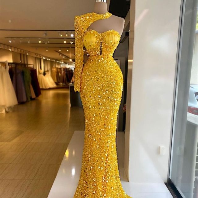 Luxury Evening Dresses Gold Sequins Beads Pearls Halter Mermaid Prom Dress Long Sleeves Party Gowns Customize Robes De Mariée