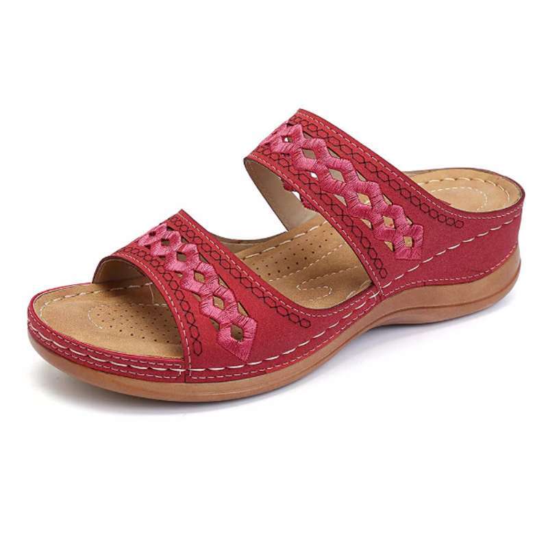 New 2019 European and American women's sandals cross-border car line non-slip light large size retro wedge with comfortable slippers