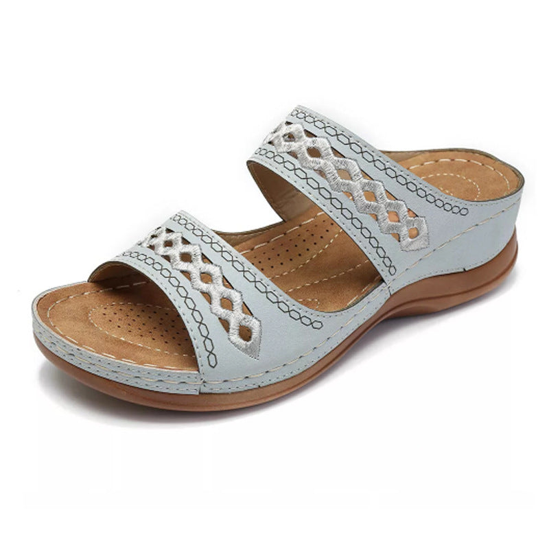 New 2019 European and American women's sandals cross-border car line non-slip light large size retro wedge with comfortable slippers