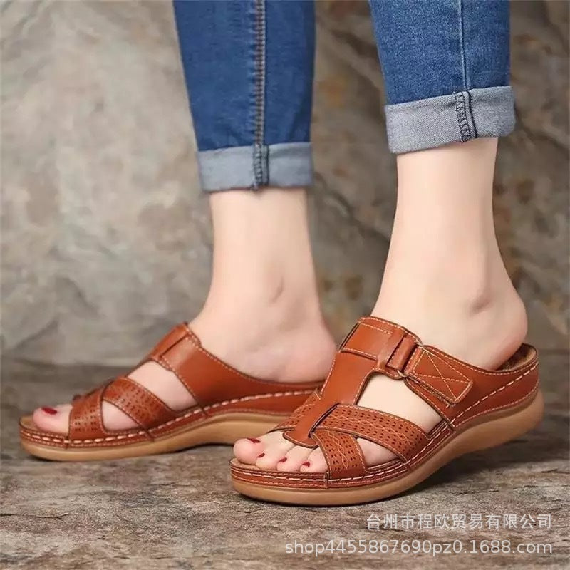 Large size casual sandals female 2019 new European and American solid color thick bottom cross drag women's shoes sandals wish Amazon