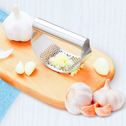 Spot 304 stainless steel garlic press manual arc garlic grinder household garlic grinder kitchen DIY gadget