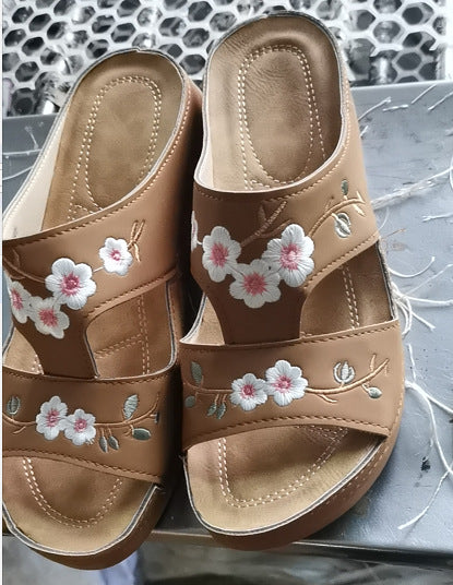 2021 summer new Amazon foreign trade women's shoes hollow flower embroidery sandals slope with large size women's slippers women