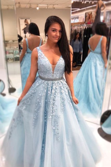 V Neck Wedding Dresses 2021 Light Champagne Floor Length Applique Open Back Tulle A Line Backless Bridal Gowns Vestido De Noiva